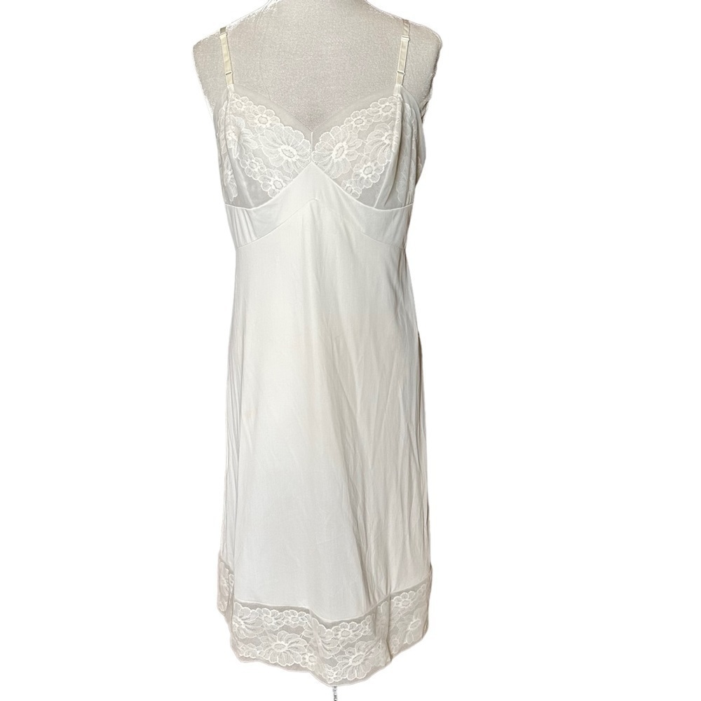 Vintage Vanity Fair Slip. Size 36